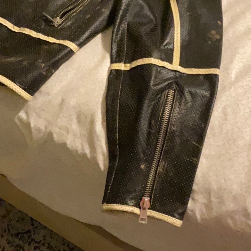 Distressed leather jacket - Picture 3 of 8